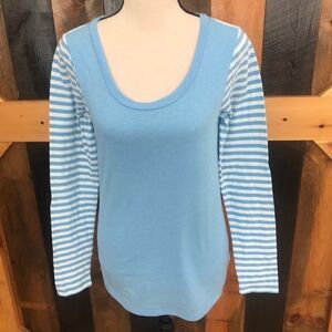 𝅺NWOT Kavio! Long sleeved round neck tee shirt
